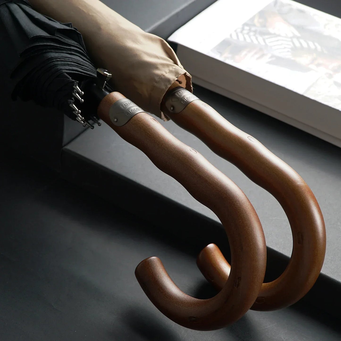 Parachase1123 - Parapluie anglais, long manche, robuste, semi-automatique.